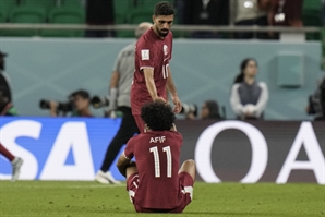 개최국 카타르, 세네갈에도 져 2연패…대회 1호 탈락 불명예