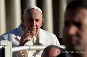 ‘비리의혹’ 추기경, 교황과 몰래 전화통화 녹음했다