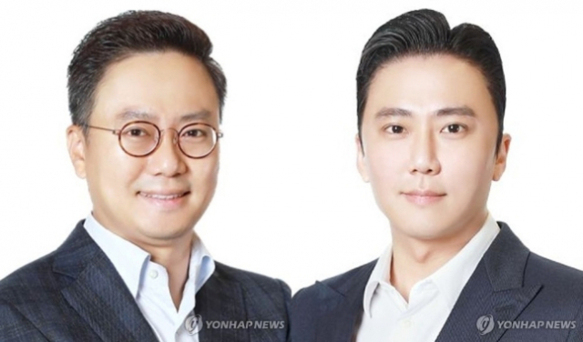 홍정국(왼쪽) BGF 대표이사와 홍정혁 BGF에코머티리얼즈 대표/연합뉴스