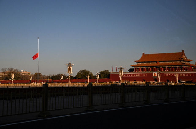 中, 장쩌민 사망이 '제2 톈안먼 사태'로 이어질까 긴장…애도 물결 확산