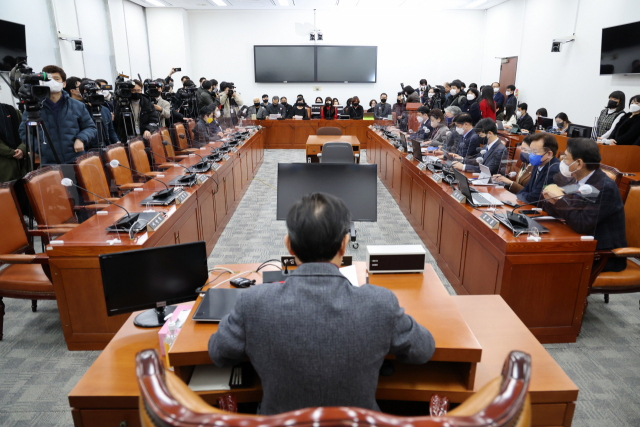 국조특위, 유족 만나 '진상규명 최선'…국민의힘은 불참