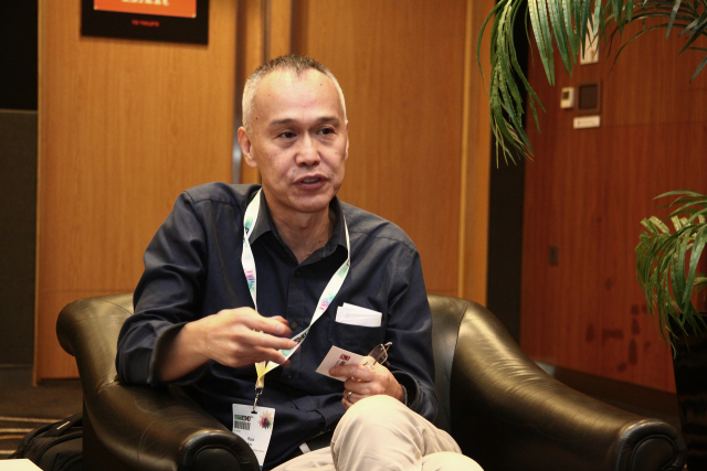 로스 수 싱가포르 국립암연구소 박사가 렉라자의 FDA 허가 전망에 대해 답변하고 있다. 안경진 기자