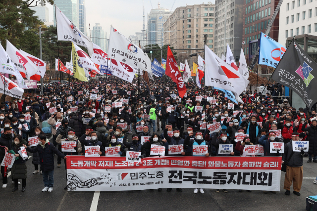 민주노총, 파업 불씨 살리려 안간힘…'尹정권 심판해야'
