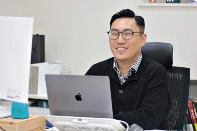 지난달 28일 이장우 업루트 대표가 서울 강남구 삼성동 사무실에서 디센터와 인터뷰하고 있다./사진=디센터.