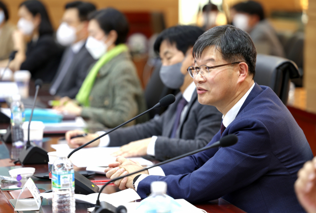 이기일 보건복지부 제1차관이 8일 서울 강남구 국민연금공단 서울남부지역본부에서 열린 '국민연금 전문가 포럼'에서 발언하고 있다. 연합뉴스