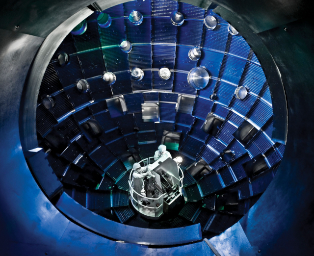미국 에너지부 산하 로렌스 리버모어 국립연구소(LLNL)가 지난 2008년 공개한 핵융합 타켓 챔버(target chamber)의 모습.AFP연합뉴스
