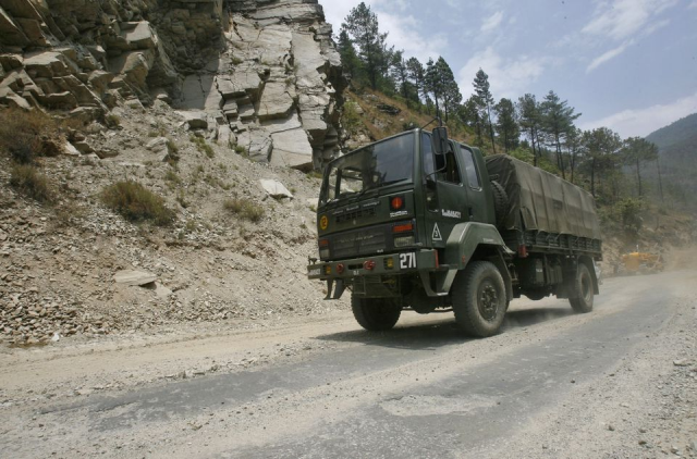 인도군 트럭 한 대가 2012년 5월 타왕 지역의 도로를 달리고 있다. 로이터연합뉴스