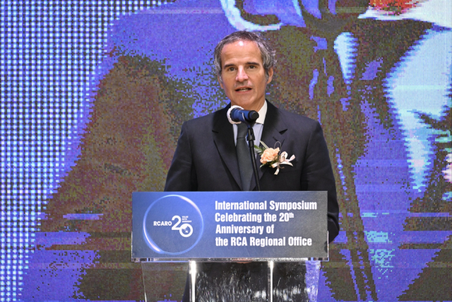 라파엘 그로시 IAEA 사무총장이 15일 오전 대전 유성구 KAIST에서 열린 RCA사무국 개소 20주년 국제 심포지엄에서 기조연설을 하고 있다. 사진 제공=과기정통부