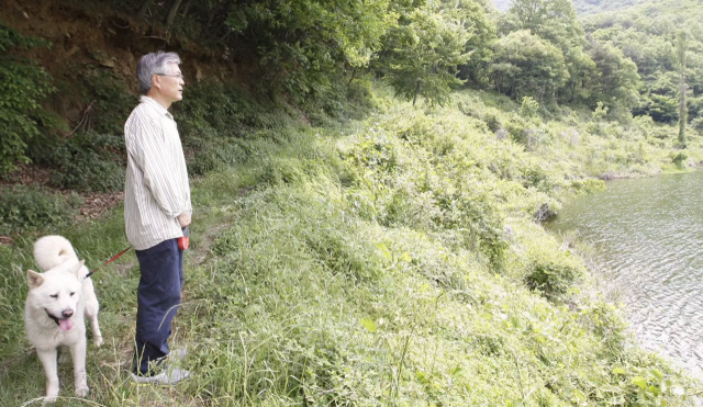 산책중 쓰러진 마루, 文 유골함 직접 묻어…딸 다혜씨 영상 공개