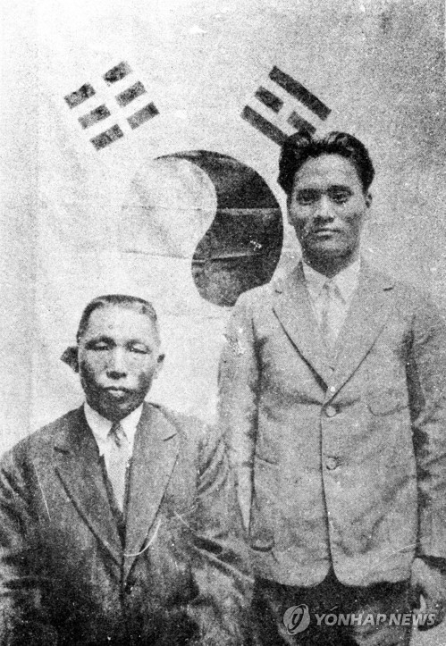 윤봉길(왼쪽) 의사와 김구 선생. 사진 제공=국가보훈처