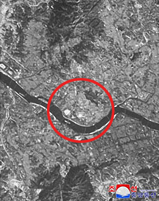 북한이 위성시험품 탑재체에서 촬영했다고 19일 공개한 용산 대통령 집무실이 있는 삼각지 일대. 연합뉴스