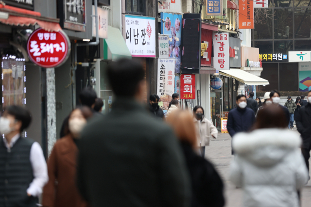 한은 “경기 꺾이며 물가 오름세 점차 둔화…전기료 등 공공요금이 변수”