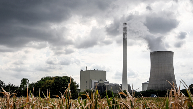 독일이 2030년까지 퇴출시키기로 결정했던 석탄발전을 러시아의 자원 무기화에 대응해 재가동했다. 8월 독일의 최대 에너지 기업인 유니퍼가 재가동한 하이덴 화력 발전소. EPA=연합뉴스