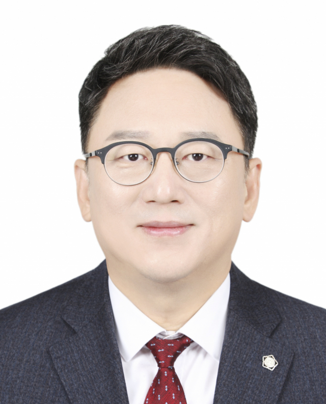 김영훈 변협회장 후보 '변호사 배출 감축으로 법률시장 안정화'