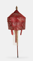 라이엇 게임즈가 금번 보존 처리한 노부 15점 중 하나인 ‘칠봉개’. 일곱 마리의 봉황과 운문을 장식한 붉은 비단의 덮개를 씌운 의장물이다. 사진 제공=라이엇 게임즈