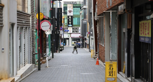 '변한게 없어요 …남은 것은 빚 뿐입니다' 자영업자의 눈물