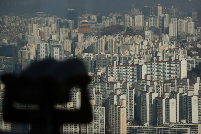 서울 여의도 63스퀘어 전망대에서 바라본 아파트. 연합뉴스