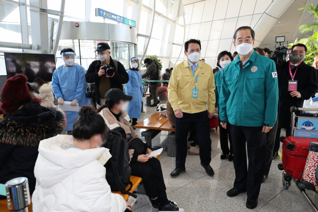 인천공항 방역 점검나선 한덕수 총리 '중국발 코로나…초경계태세'