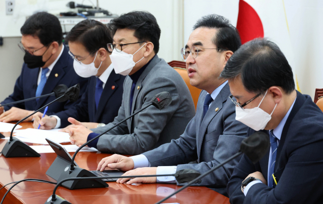 박홍근 더불어민주당 원내대표가 5일 국회에서 열린 정책조정회의에서 발언하고 있다. /연합뉴스