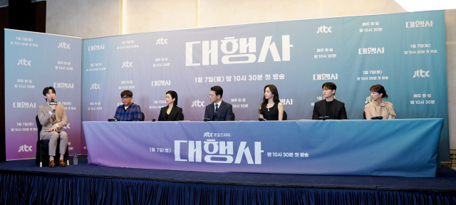 '대행사' 이보영(좌측부터), 조성하, 손나은, 한준우, 전혜진 / 사진=JTBC 제공