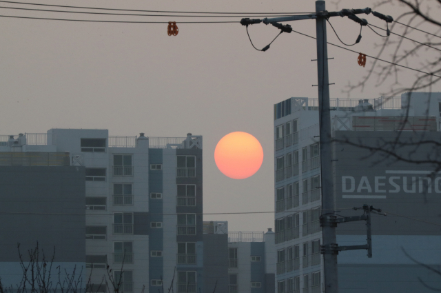 '초미세먼지 관심단계' 부산시, 미세먼지 비상저감조치 시행