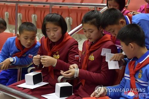 김정은 선물한 日세이코 시계…'北에 판매한 기록 없어'