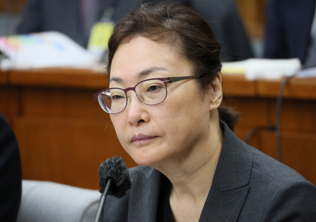 박희영 용산구청장이 6일 오전 국회에서 열린 '이태원 참사 국정조사 특별위원회' 2차 청문회에서 의원질의를 듣고 있다. 연합뉴스