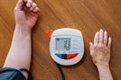 기립성저혈압은 자율신경계 이상으로 갑자기 일어났을 때 혈압이 크게 떨어져 어지럼증, 시야장애, 실신 등을 일으키는 질환이다. 이미지투데이
