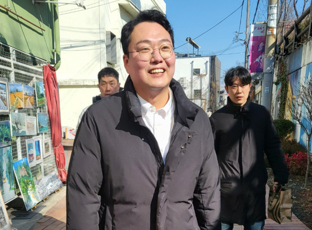 천하람 국민의힘 당 대표 후보가 5일 대구 중구 김광석 거리를 방문하고 있다. 연합뉴스