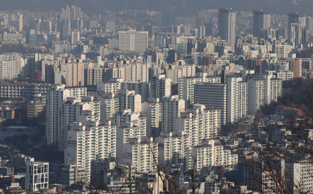 2022년 12월 서울 남산에서 촬영한 서울 시내 아파트 단지의 모습. 연합뉴스
