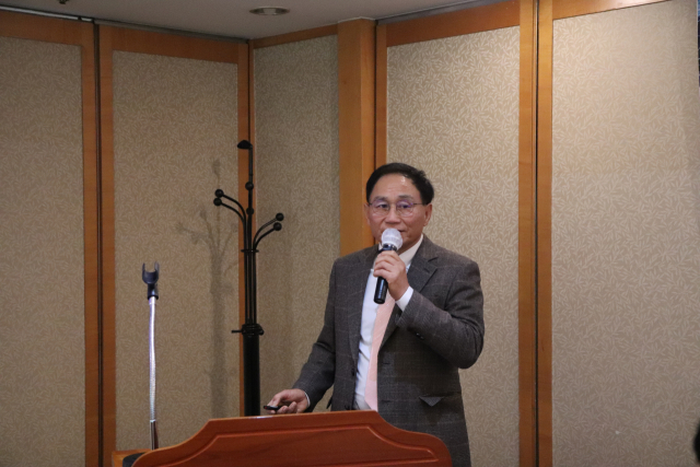 한규진 코스텍시스 대표가 6일 서울 여의도 모처에서 개최한 기자 간담회에서 사업 내용을 소개하고 있다. 사진 제공=코스텍시스