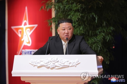 [속보] 北김정은, 건군절 열병식 참석…화성 17형 등 과시한 듯