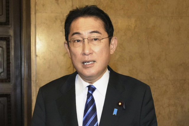 기시다 후미오 일본 총리가 6일 도쿄 의회에서 한국 정부의 일제강점기 강제징용 피해자 배상 문제해결 방안에 대해 발언하고 있다. AP연합뉴스