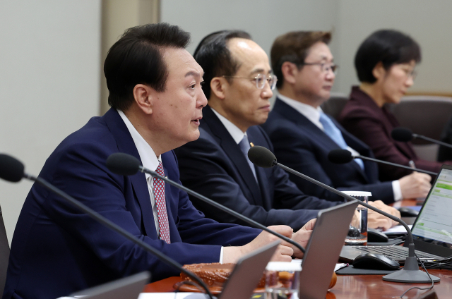 윤석열 대통령이 7일 서울 용산 대통령실 청사에서 열린 국무회의에서 발언하고 있다. / 연합뉴스