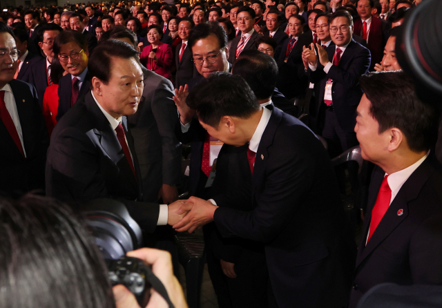 ‘친윤 지도부’와 집권 2년차 시작한 尹…다음주 중 지도부와 식사 회동 전망