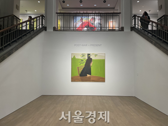 글로벌 경매사 크리스티(Christie’s)는 10일 진행한 ‘포스트-워 투 프리젠트(Post-War to Present)’ 경매의 메인 작품으로 알렉스 카츠의 1977년작 '아다(Ada) 초상화'를 선보였다.