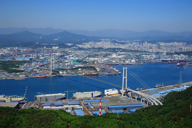 울산시 동구와 남구를 잇는 울산대교. 사진제공=울산시