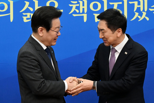 모처럼 한목소리 낸 여야…김기현-이재명, '민생문제 해결하자'