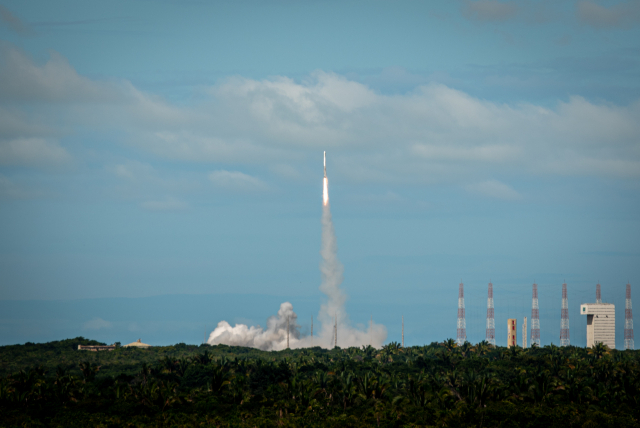 국내 우주스타트업 이노스페이스가 독자 개발한 엔진 검증용 시험 발사체 '한빛-TLV'가 19일(현지 시간) 오후 2시52분 브라질 공군 산하 알칸타라 우주센터에서 발사되고 있다. 사진 제공=브라질 공군