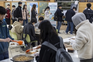 맛집 대신 싼집 찾아…노트북도 중저가로