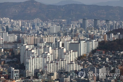 서울 남산에서 바라본 시내 아파트 단지의 모습. 연합뉴스