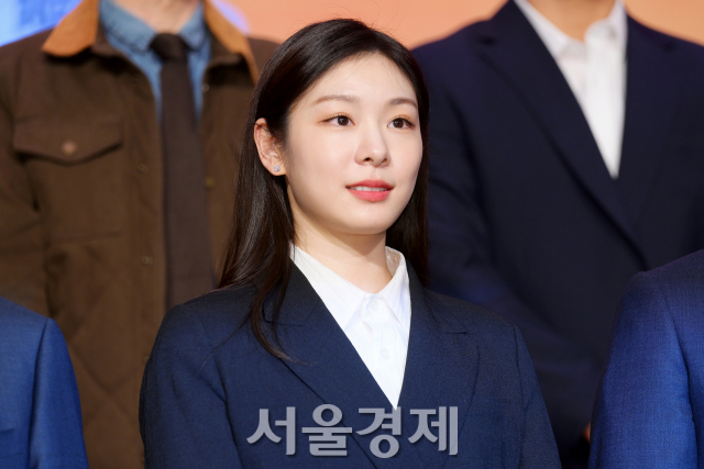 전 피겨스케이팅 선수 김연아가 24일 오후 서울 송파구 올림픽파크텔 올림피아홀에서 열린 강원 2024 홍보대사 및 문화행사 감독 위촉식에 참석했다. / 사진=김규빈 기자