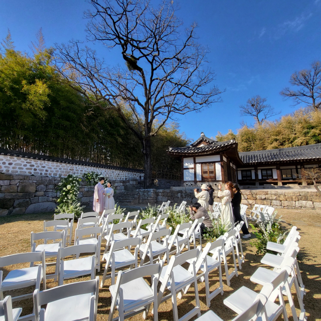 '한강공원에서 무료 결혼하세요'…서울시, 신혼부부에 공공시설 개방