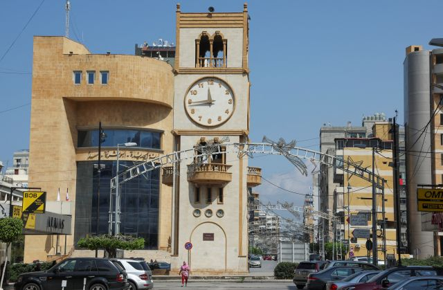 26일(현지시간) 레바논 수도 베이루트의 즈데이데 시계탑 앞의 모습. 로이터 연합뉴스