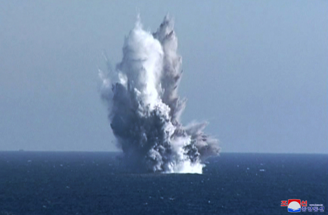 전술핵탄두 공개한 北…'25~27일 수중전략무기 시험 진행'