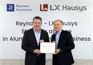 LX하우시스, 벨기에 레이너스와 전략적 제휴…“알루미늄 창호 공략”
