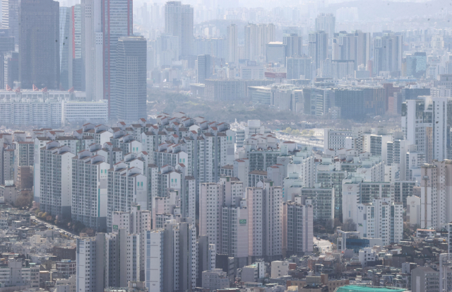 서울 남산에서 바라본 아파트 모습. 연합뉴스.