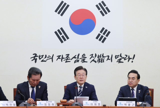 민주당원 700여명 '이재명 직무 정지하라' 본안 소송도 제기