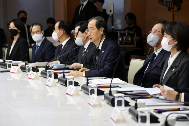 한덕수 국무총리가 지난해 11월 4일 서울 중구 대한상공회의소에서 열린 전략산업 정책의 최고의사결정기구인 제1차 국가첨단전략산업위원회에 참석해 발언하고 있다. 연합뉴스