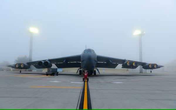 美 B-52, 한달 만에 한반도 재출격
